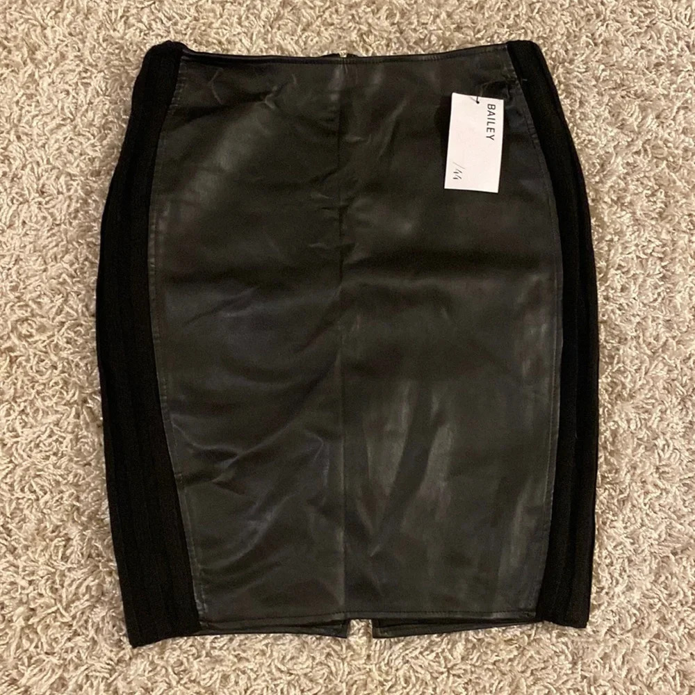 Bailey 44 faux leather skirt size medium NWT